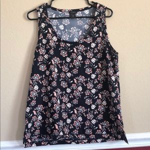Sleeveless Floral/Airy Blouse